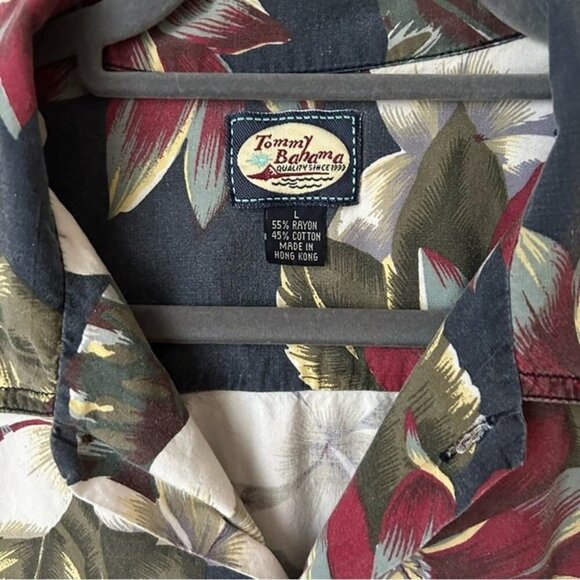 Tommy Bahama Hawaiian Floral Men’s Button Down Short Sleeve Collard Shirt Large - Picture 2 of 5